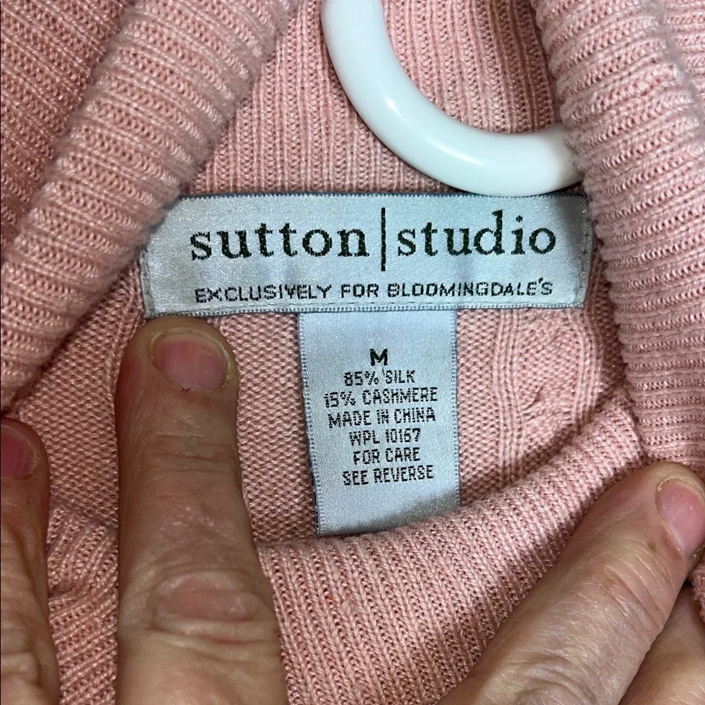 Sutton/Studio Pink Silk Cashmere Cable Knit Turtleneck‎ Sweater M